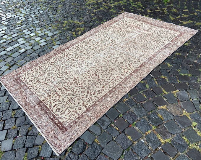 Interior Décor, Area rugs, Vintage rugs, Turkish rugs, Room Decor, Bohemian rug, Carpet | 133 x 235 cm = 4,3 x 7,7 ft
