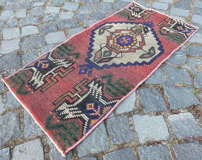 Turkish rug, Vintage rug, Small Rug, Doormat, Home decor, Wool rug, Handmade rug, Carpet, Kilim | 45 x 92 cm = 1,4 x 3,0 ft