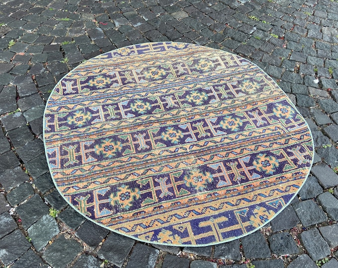 Wool rug, Area Rug, Turkish rug, Home decor, Vintage rug,  Handmade rug, Carpet, Kilim | 130 x 137 cm = 4,2 x 4,4 ft