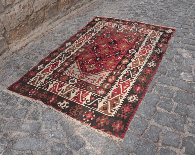 Area kilim, Kilim rug, Vintage kilim rug, Turkish kilim rug, Handmade kilim, Wool kilim  FREE SHİPPİNG !! 3'3'' x 5'2'' = 103 cm x 162 cm