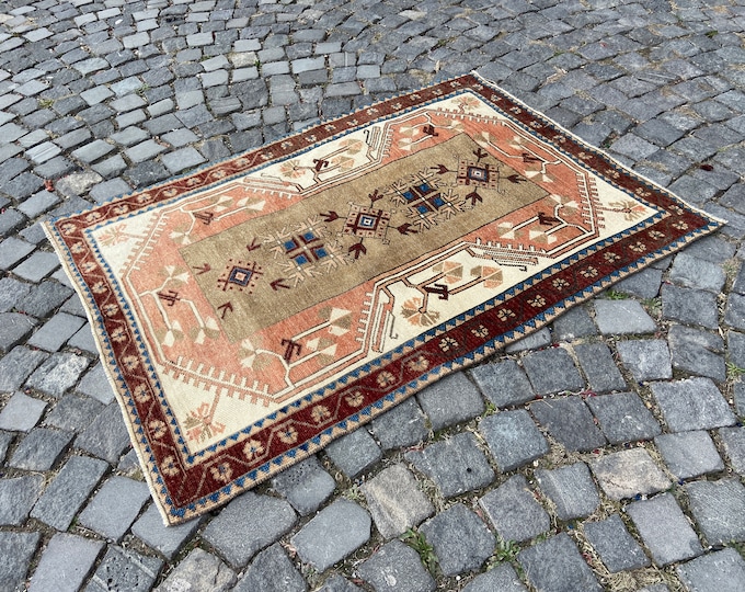 Handmade wool rug, Turkish area rug, Bohemian vintage rug, Decor rug, Entryway rug, Ethnic rug | 105 x 136 cm = 3,4 x 4,4 ft