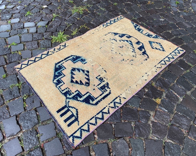 Carpet, Turkish rug, Handmade rug, Area rug, Kilim, Vintage rugs, Wool rug, Bohemian rug | 80 x 128 cm = 2,6 x 4,1 ft