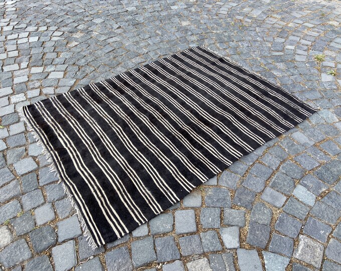 Turkish kilim, Area kilim, Vintage rug, Wool rug, Handmade rug, Bohemian rug, Carpet, Anatolian decor rug | 122 x 159 cm = 4,0 x 5,2 ft