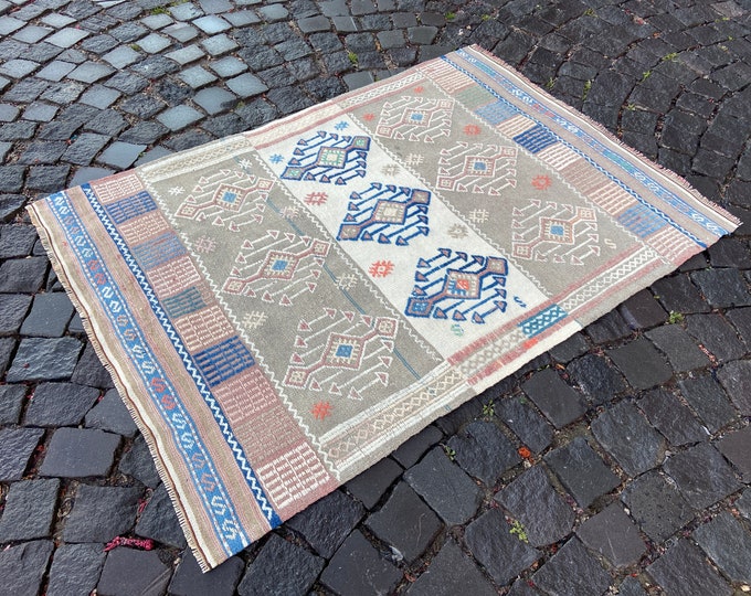 Turkish kilim, Turkish rug, Area kilim, Vintage kilim, Wool kilim, Carpet, Bohemian rugs, Home decor |  102 x 142 cm = 3,3 x 4,6 ft