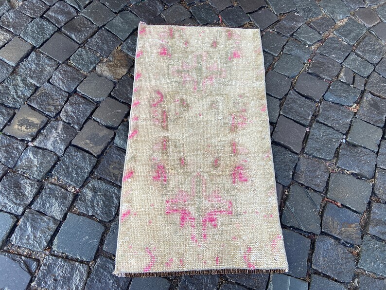 Carpet Wool rug Home decor Vintage rug Handmade rug Small Rug Doormat 46 x 88 cm = 1,5 x 2,8 ft Turkish rug