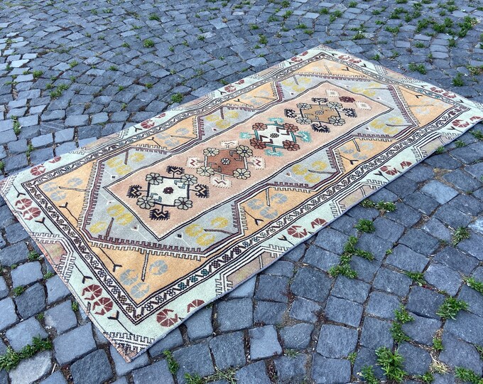 Handmade wool rug, Bohemian area rug, Turkish vintage rug, Kilim rug, Entryway rug 113 x 196 cm = 3,7 x 6,4 ft