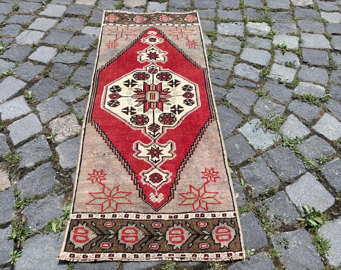 Vintage Turkish Wool Rug, Small Bohemian Doormat 1,4 x 3,5 ft