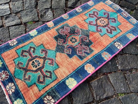 Handmade rug Wool rug Vintage rug 60 x 64 cm = 1,9 x 2,0 ft Small Rug Kilim Turkish rug Carpet Home decor Doormat