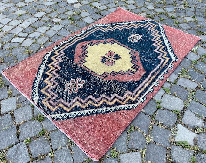Turkish rug, Vintage rug,  Area rug , Wool rug,  Boho decor, Handmade Carpet | 90 x 131 cm = 2,9 x 4,2 ft
