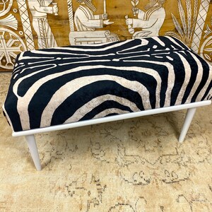 ottoman bench, upholstered bench, ottoman footsool, entrway bench, dining seat, piano bench,  ottoman poufs, garden poufs, indoor  chair, outdoor bench, ottoman footsool