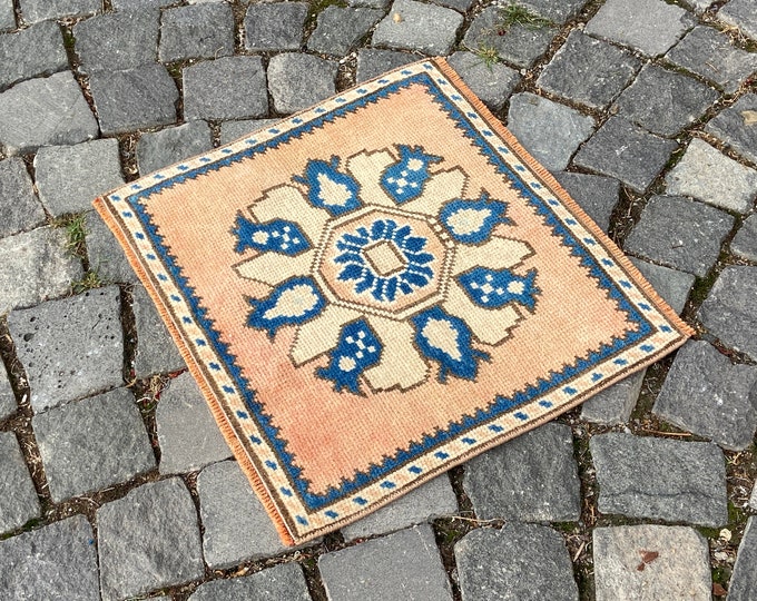 Turkish rug, Vintage rug, Small Rug, Doormat, Home decor, Wool rug, Handmade rug, Carpet, Kilim 44 x 51 cm = 1,4 x 1,6 ft