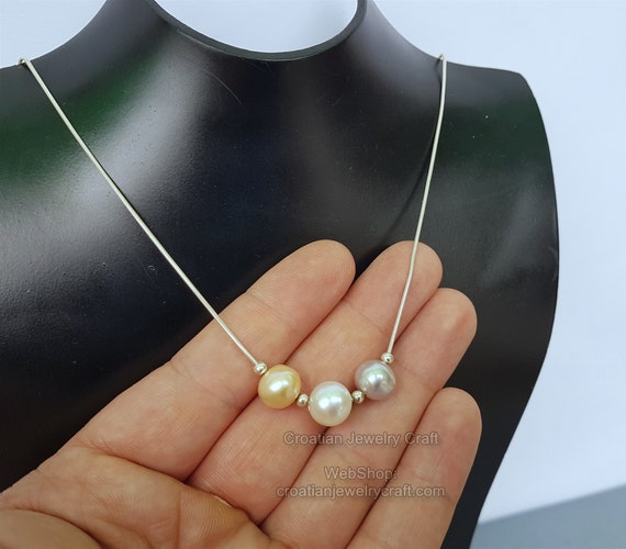 Simple gold chain with pearl with price deals