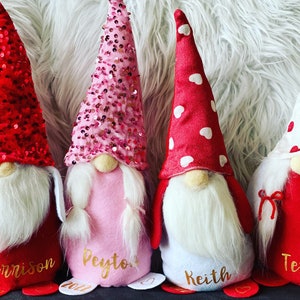 Valentine&#39;s Day Gnome: Pink, Red, Heart Gnomes