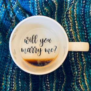Veux-tu m'épouser tasse de café. Mug à message secret. Idée de fiançailles. Mariage. Mug pour couple. Coupe fiancé