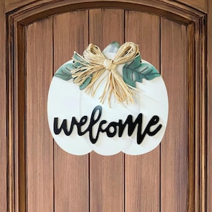 Fall wreath. Autum decor. Rusting fall. Farmhouse fall. Pumpkin wreath. Fall wall hanging. Pumpkin wall decor. Farm pumpkin. Housewarming.