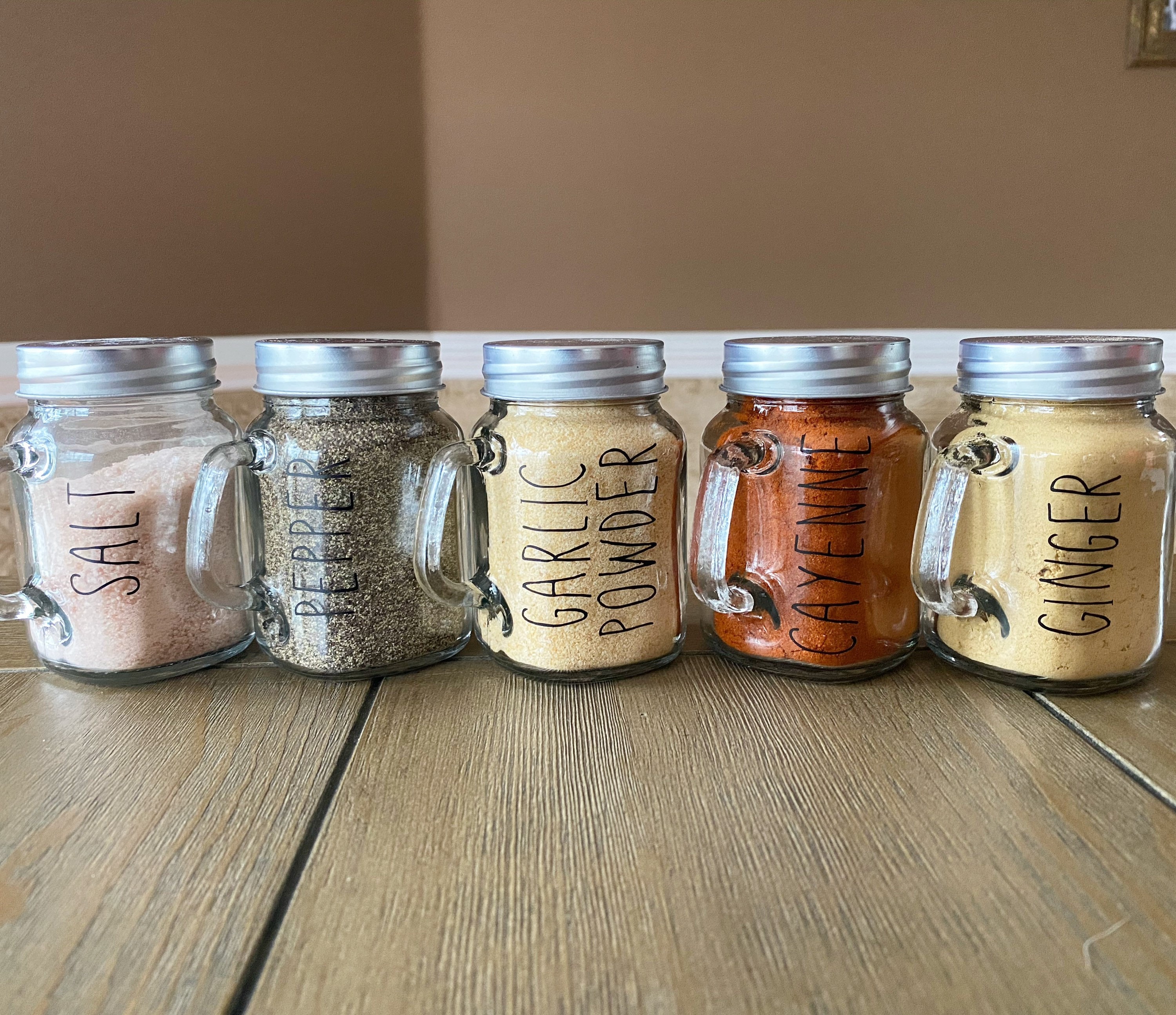 Customizable Spice Jars. Mini Mason Jars. Spice Rack Organization. Home  Organization. Home Storage Solutions. 