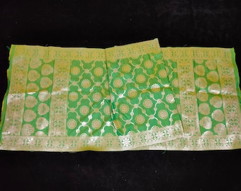Banarasi Silk Dupatta, Silk Stole, Silk Shawl, Silk Dupatta, Kora Silk Dupatta, Stole, golden accents, Traditonal ethnic wedding dupatta