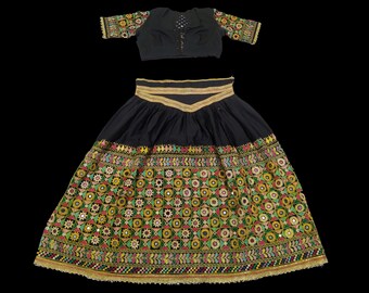 Banjara Skirt vintage Lehenga very heavy Embroidered Collectible Mirror Rabari , boho floral embroidery banjara tribal belly dance outfit