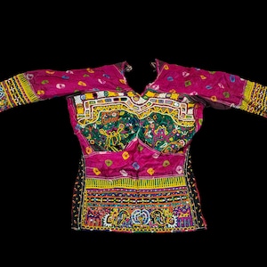 Banjara Choli , Vintage Banjara Kutch Rabari Ethnic Embroidery top, kuchi boho embroidery banjara tribal Belly Dance ethnic Rabari choli top