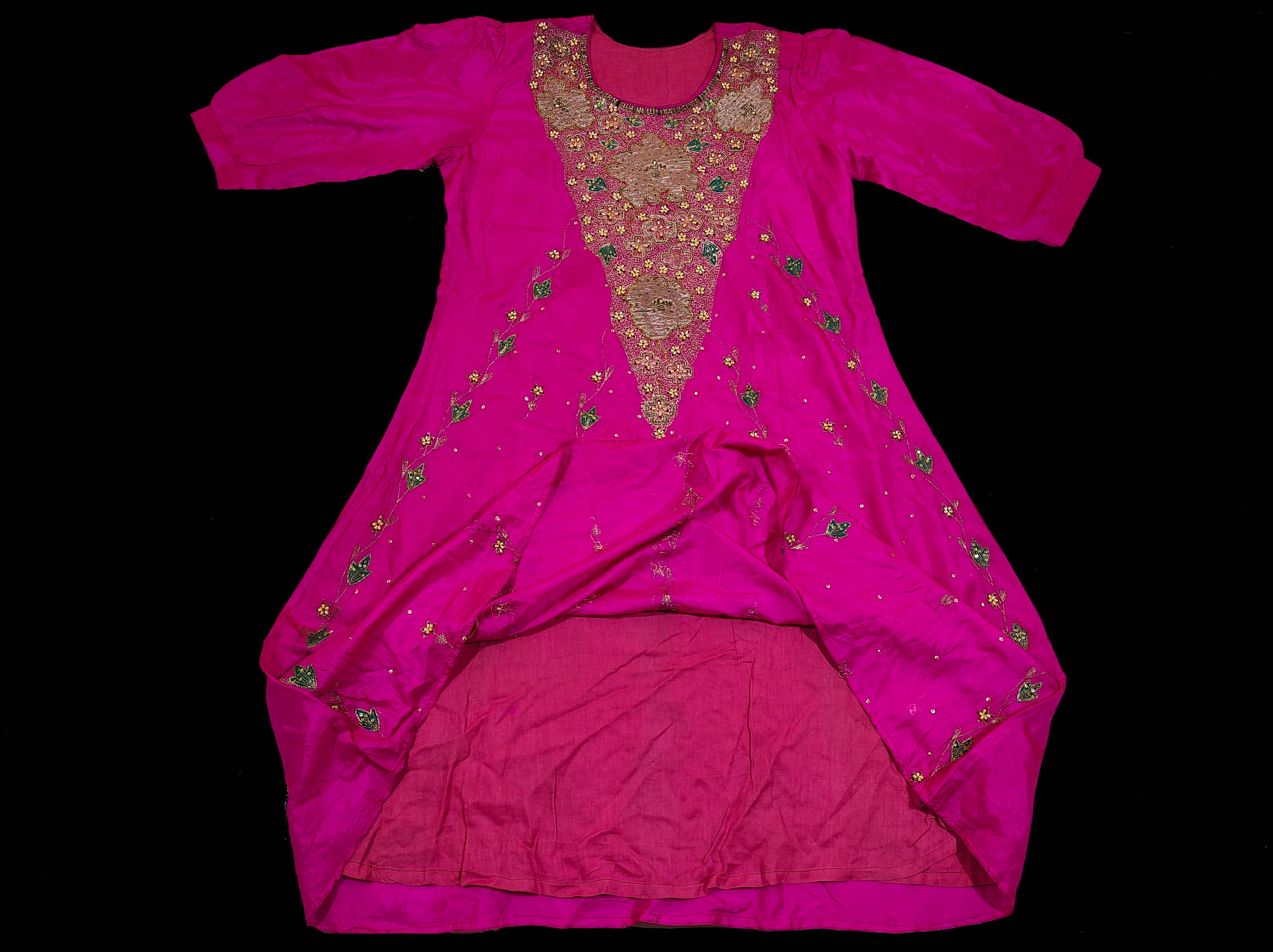 ヴィンテージのロイヤルザリ刺繍のザルドジサルマワークドレス（ズボン