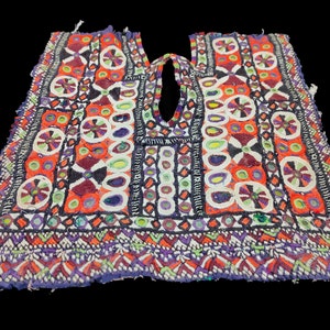 Parche banjara, canesú para vestido afgano, canesú, arte tradicional, bordado indio vintage, Kutch, bordado, trabajo de espejo, canesú, parches de cuello, bohemio, hippie