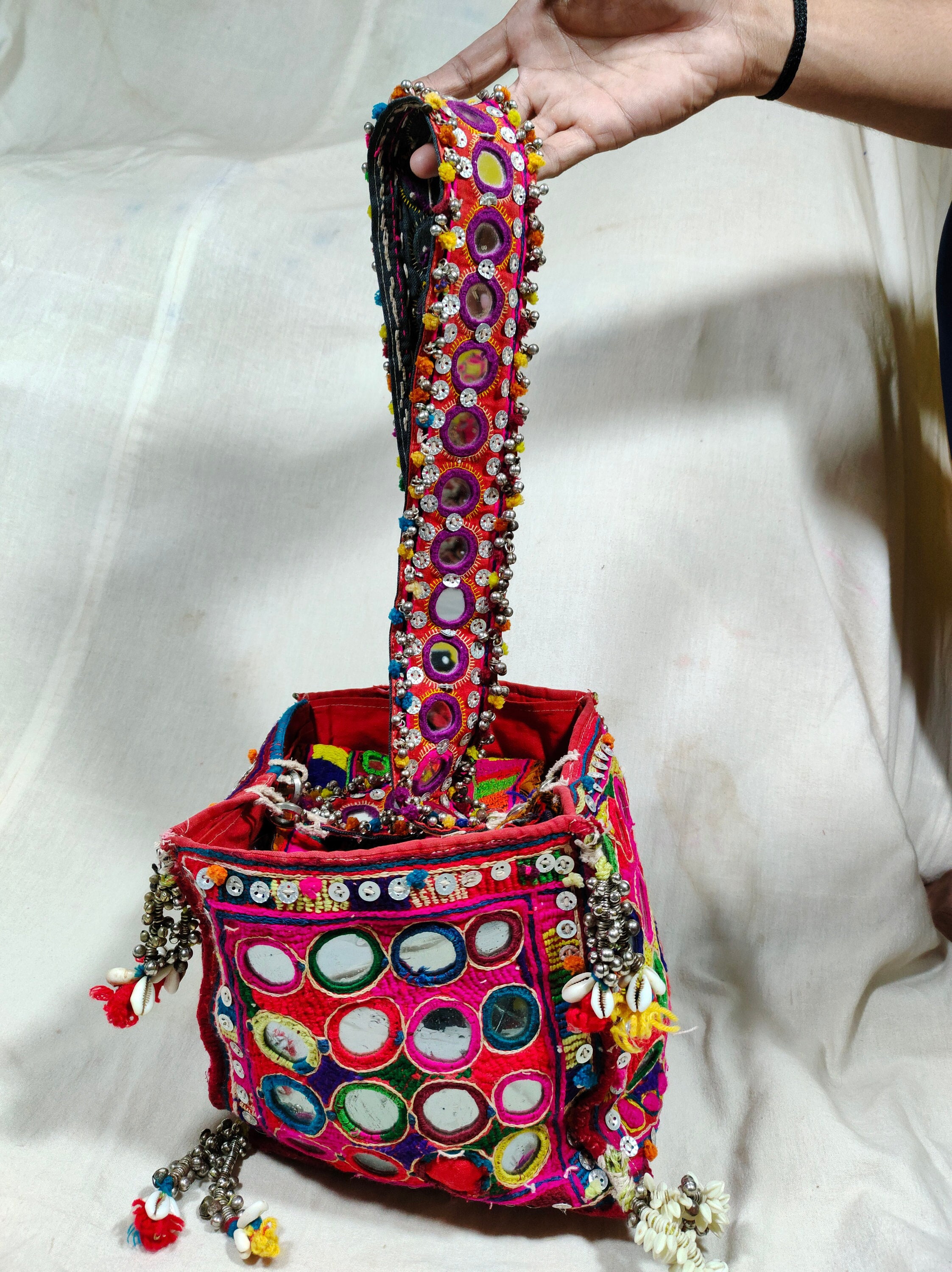 Embroidery Work Bags In Gandhinagar - Prices, Manufacturers & Suppliers