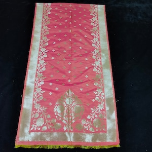 Banarasi Silk Dupatta, Silk Stole, Silk Shawl, Silk Dupatta, Kora Silk Dupatta, Stole, golden accents, Traditonal ethnic wedding dupatta