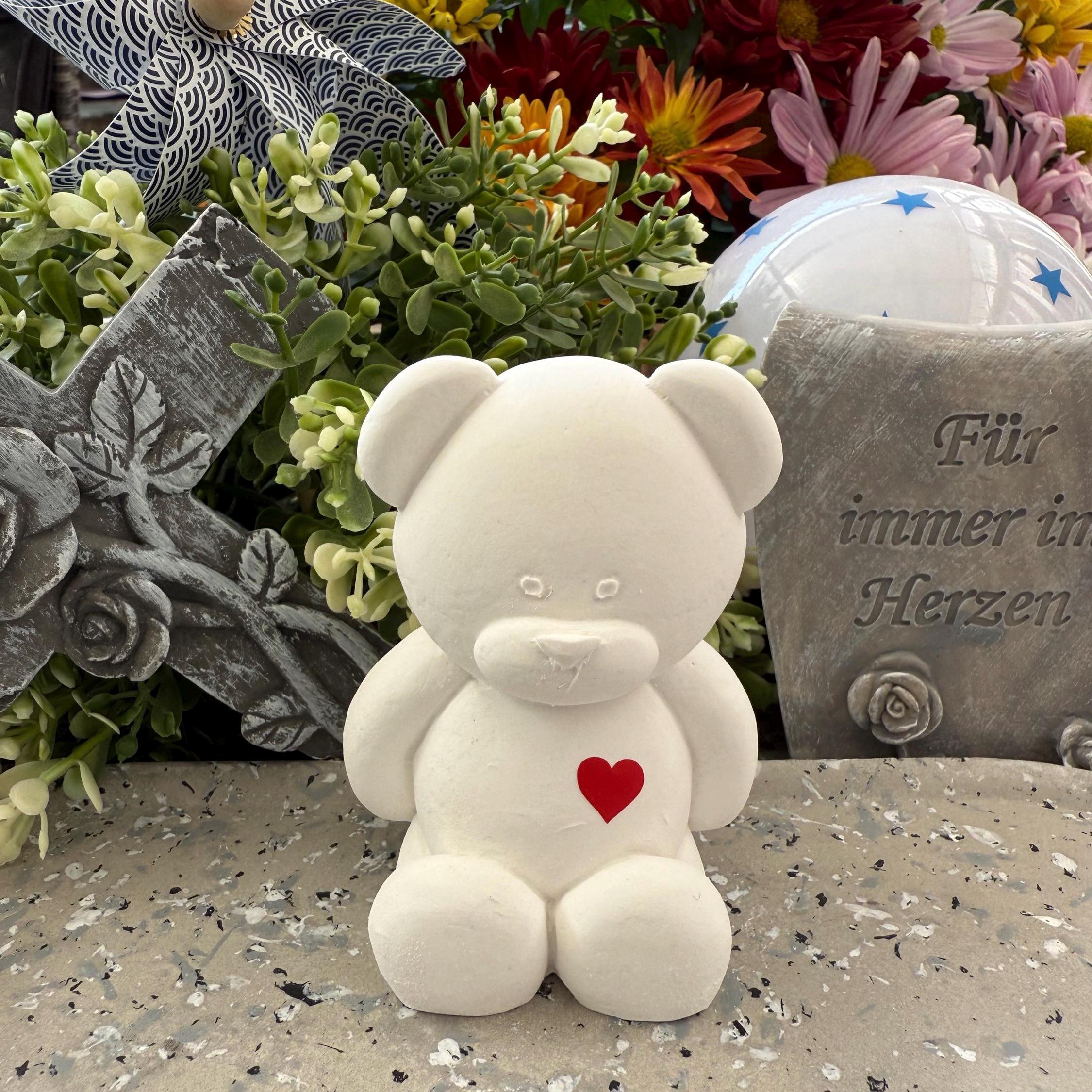 Teddy mit Herz als Sternenkind Grabschmuck | Gedenkschmuck Kindergrab | Erinnerungsstück | Trauerdeko | handgegossen | Weiß