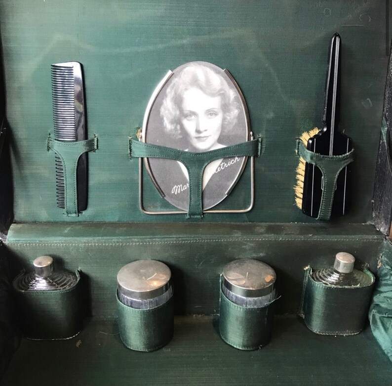 1920/'s Travel suitcase