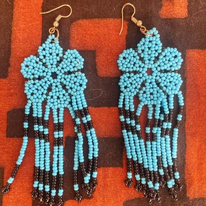 Shipibo Beaded Earrings - Sky Blue/Black Flower - Handmade in Peru