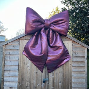 Giant Christmas Bow: 1-Meter Polyester Statement Decor