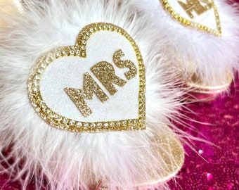 MRS Rhinestone Heart Shoe Clips • Hen Party Shoe Clips • Ostrich Feather Shoe Accessories • Bachelorette Party • Bride To Be Show Clips