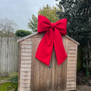 Giant Christmas Bow: 1-Meter Polyester Statement Decor