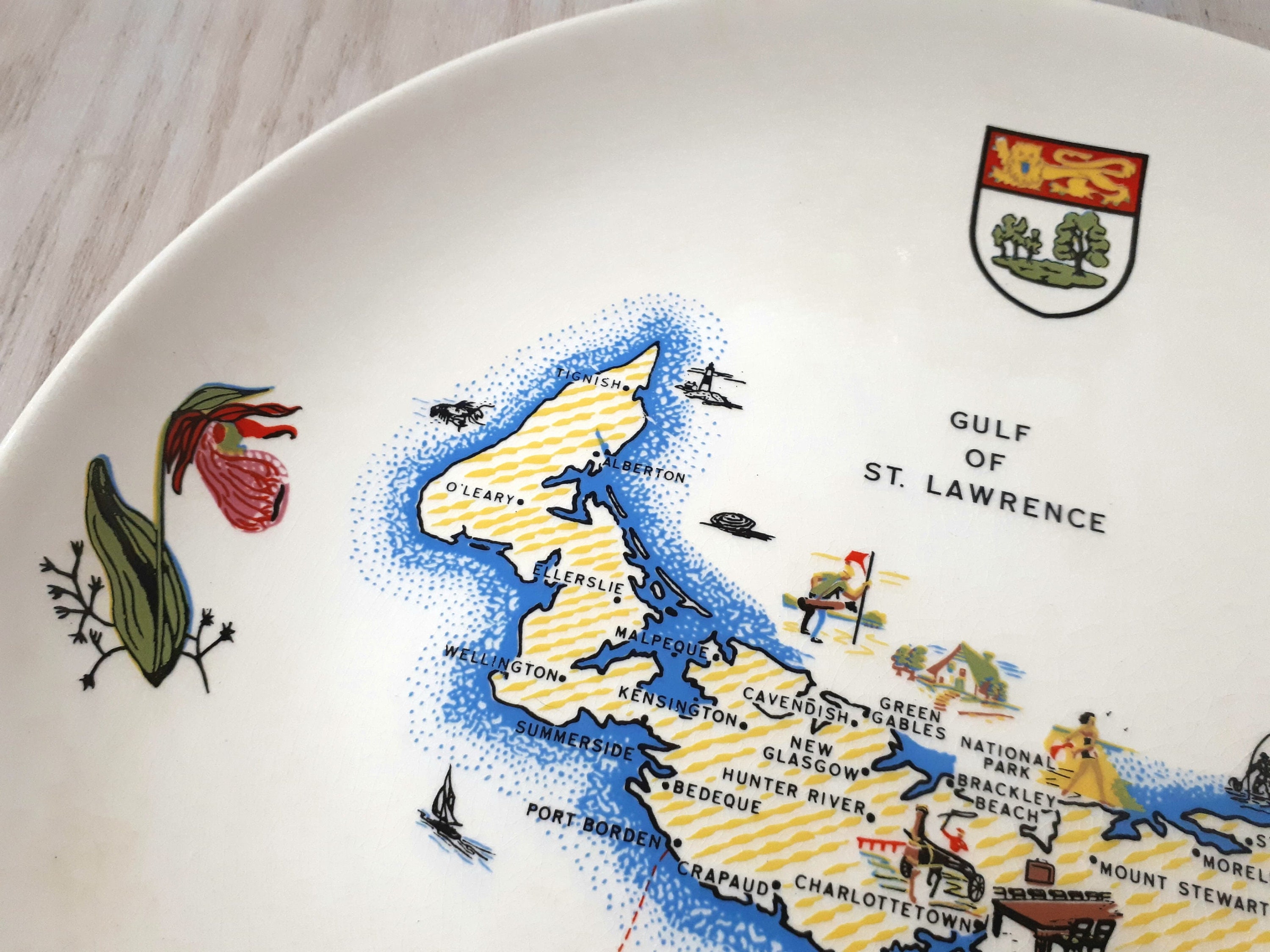 PRINCE EDWARD ISLAND ~ Souvenir Porcelain 4.5 Plate England.
