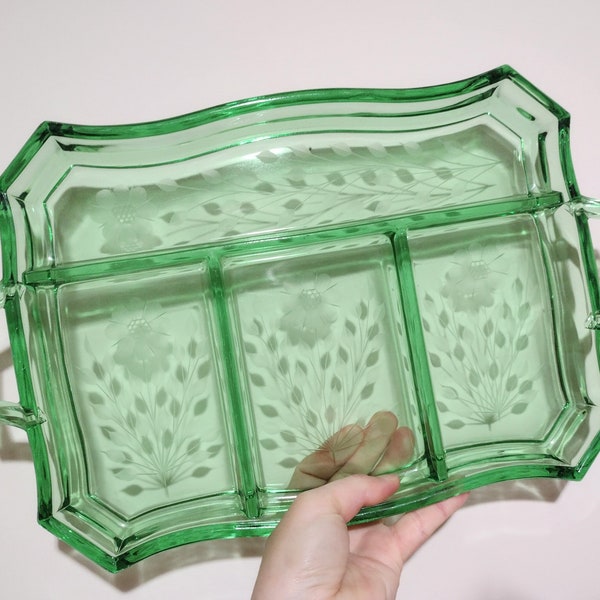 Antique Heisey #500 green glass relish divided tray with etched floral design - Tableware glassware depression RARE