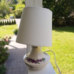 Rosa Ljung ecru and purple working ceramic lamp. Scandinavian design 1960s.