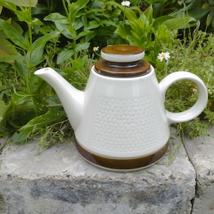 Rörstrand &quot;Forma&quot; lidded teapot by Olle Alberius.  Swedish mid century modern vintage.