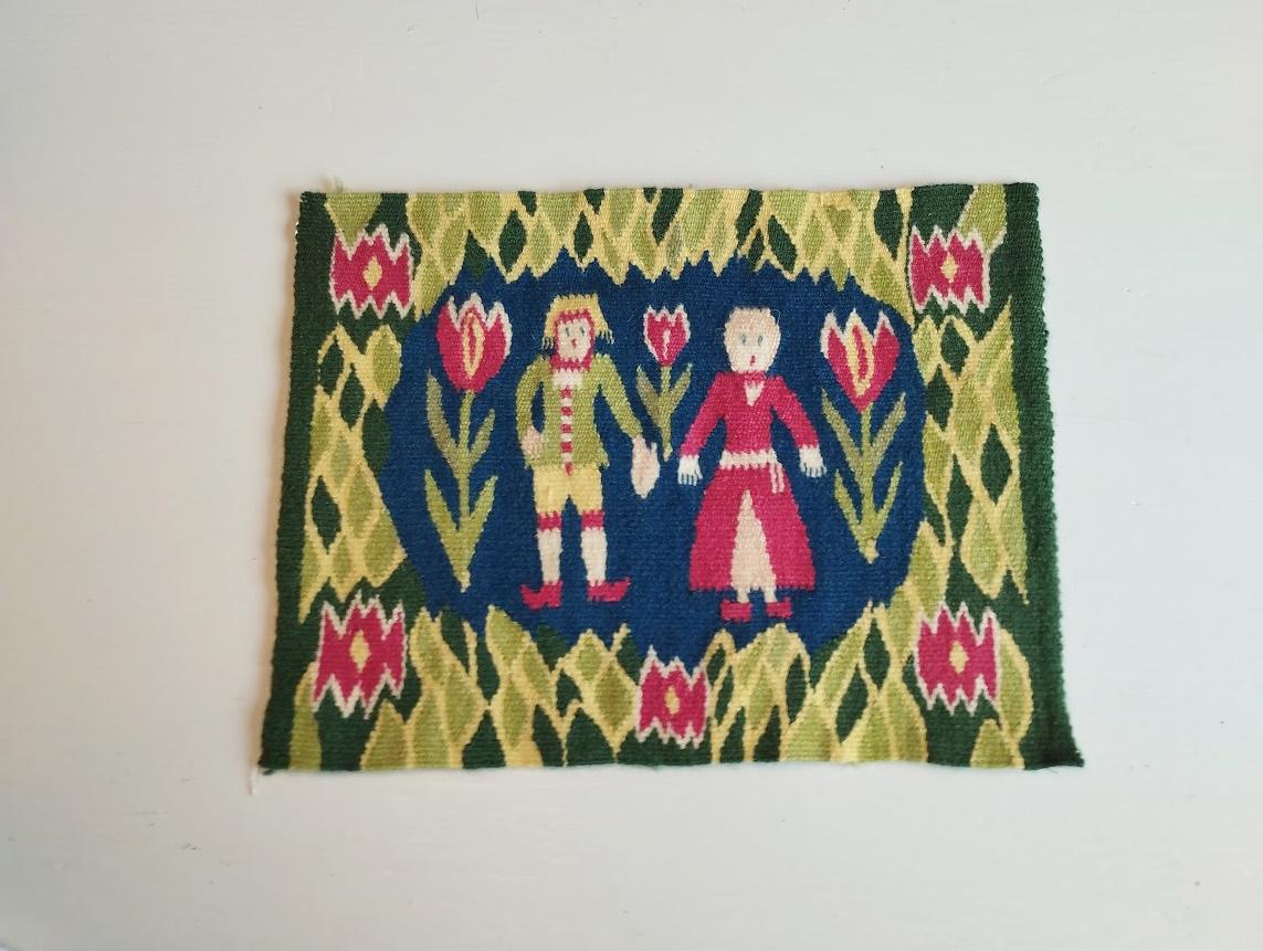 Lovely handwoven Flemish tapestry with pair and tulips. Swedish Vintage 1970