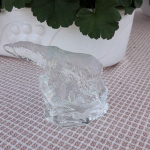 Swedish glass polar bear figurine. Swedish vintage 1980s.