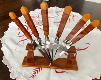 Antique Solingen Art Deco stand with 6 bakelit and steel fruit knives. German vintage 1940s.