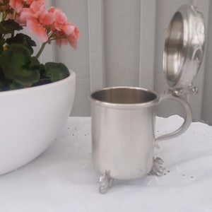 Handmade Vesttinn pewter tankard on the lion feet. Norwegian vintage 1960s.