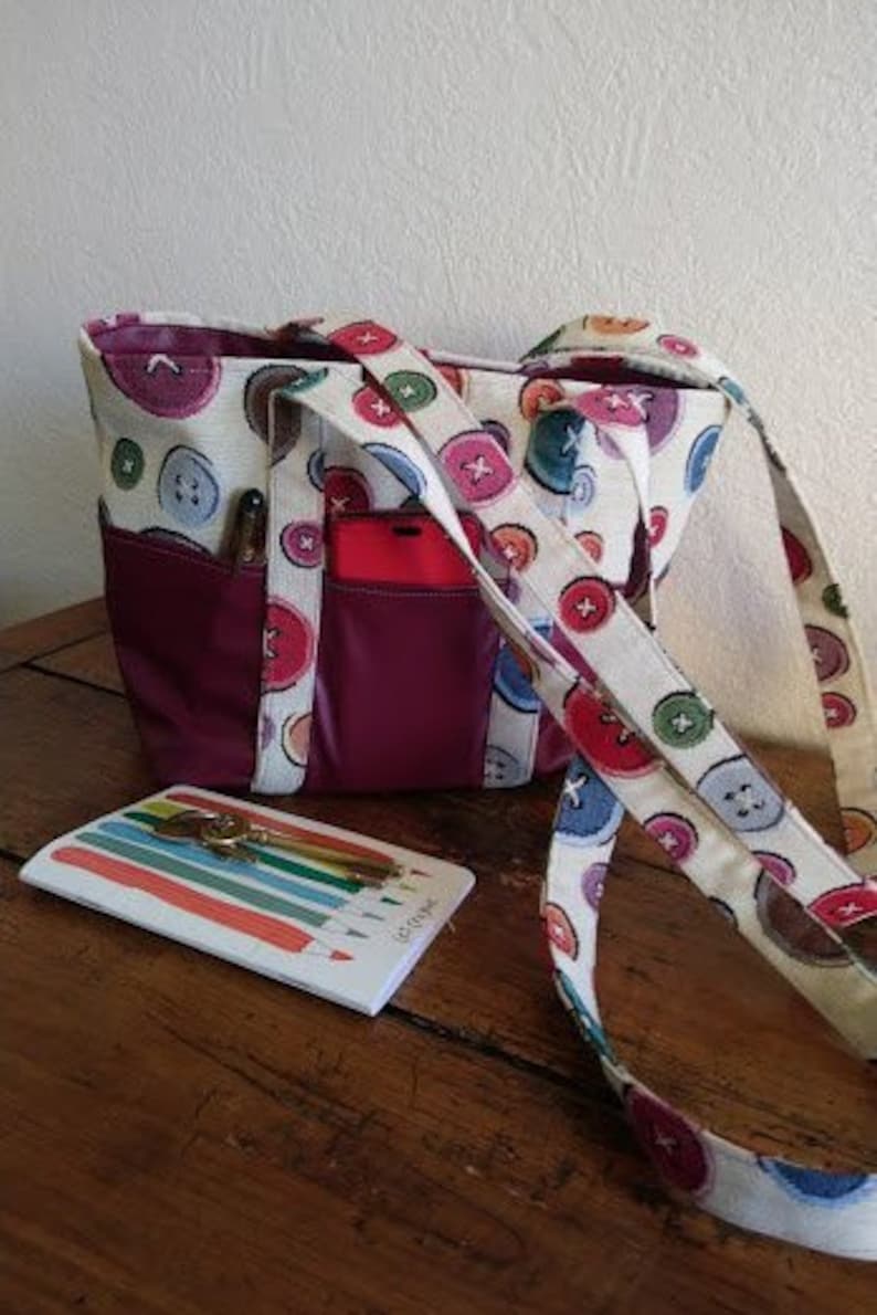 Print and Burgundy shoulder bag buttons