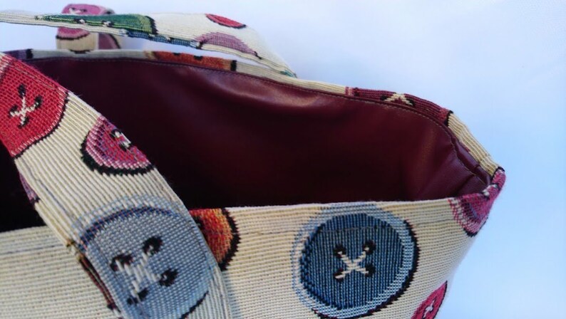 Print and Burgundy shoulder bag buttons