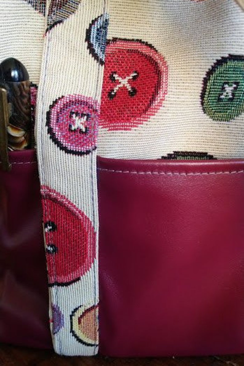Print and Burgundy shoulder bag buttons