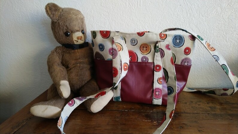 Print and Burgundy shoulder bag buttons