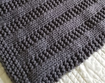 Stickmönster för babyfilt, snabb och enkel stickning av babyfilt, stickad neutral babyfilt, handstickad babyshowerpresent, snabb filt, Darby