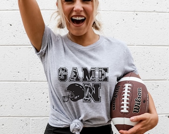 Jeu sur Football SVG Fichier de coupe, Football svg, fichiers de silhouette, Cricut Designs, designs de t-shirts, Football PNG, T-shirts de football, Sports