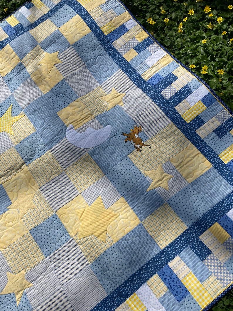 Sweet Baby Quilt, Nursery Rhyme Quilt. Hey Diddle Diddle, Mother Goose