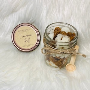 Cinnamon Roll / Handmade Luxury Scented Wax Melt Crumbles / Highly Fragrant / Fast Shipping