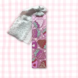 Strawberry Acrylic Bookmark – Pink Chocolate Fruit Design – Coquette Bookish Gift – Sweet Ribbon Page Marker